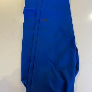 Nike workout clothes! Leggings would fit around a sz 8 and top would be an L